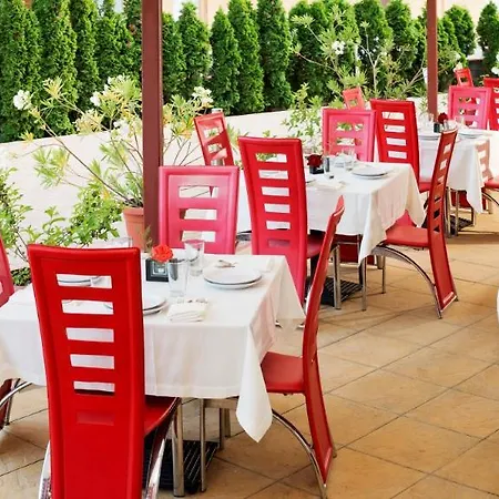 Хотел Calypso 3*